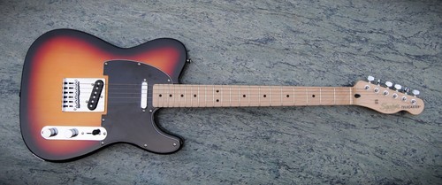 Chitarra squier fender - by,