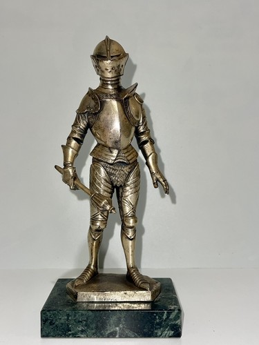 Statua cavaliere medievale - cavaliere,