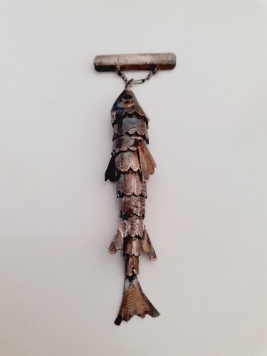 Bellissima spilla pesce mobile