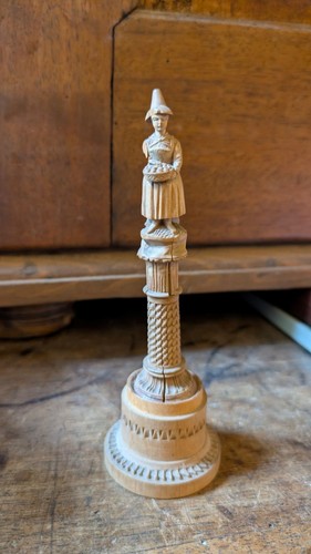 Piccola statuina legno non - statuina, in