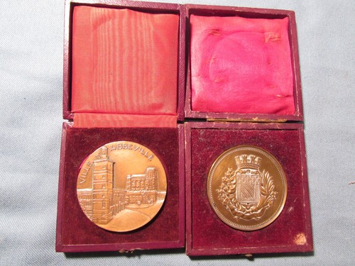 Différentes médailles en - ,