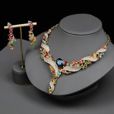Lussuoso set di gioielli da