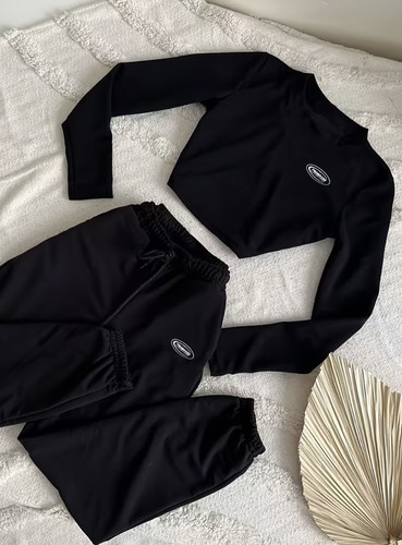 Completo nero sporty - chic, –