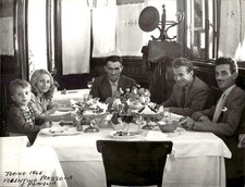 Foto Valentino Mazzola, Sandrino la moglie e amici di famiglia 1946
