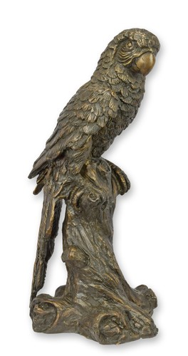 Una scultura bronzo - in,