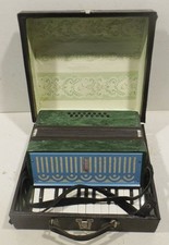 Vecchia fisarmonica russa per