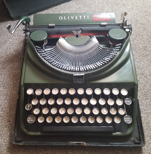 Vintage olive green olivetti - vintage,
