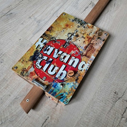 Cigar box guitar - b, corde