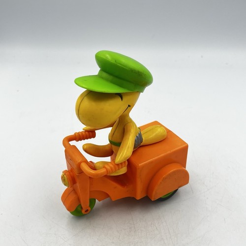 Peanuts friends woodstock - &,