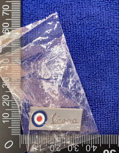 Vespa enamel pin - pin,