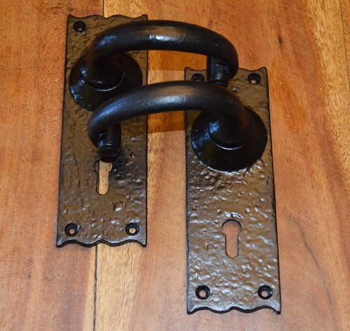 Maniglie per porte rustiche