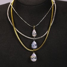 Collana solitario pera