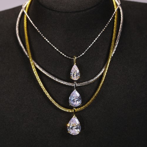 Collana solitario pera