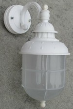 Applique illuminazione a muro da esterno in alluminio e vetro. 15210