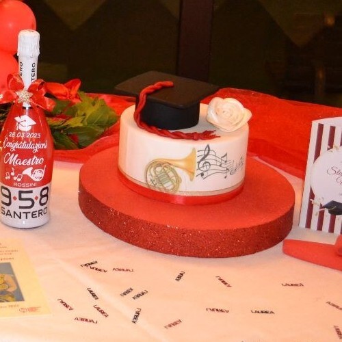 Torta laurea musica corno 3 - laurea,