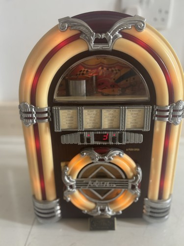 Vintage mini jukebox - vintage, hi-fi