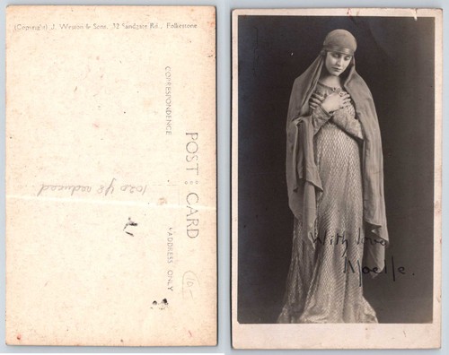 Bella donna nel 1910 costume