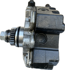 Pompa iniezione per modello