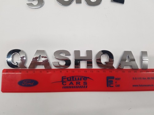 Scritta nissan qashqai con - nissan,