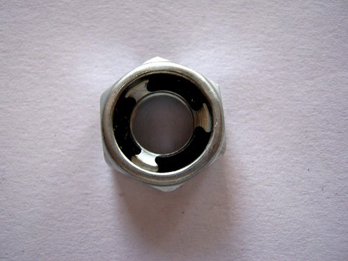 Dado autobloccante alette - dado,