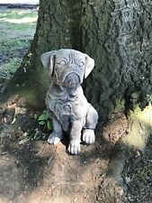 Boxer cucciolo cane seduto pietra ornamento giardino, statua simpatico cane gioco
