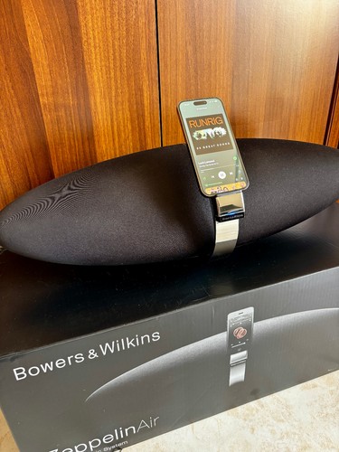 Bowers wilkins zeppelin air - &,