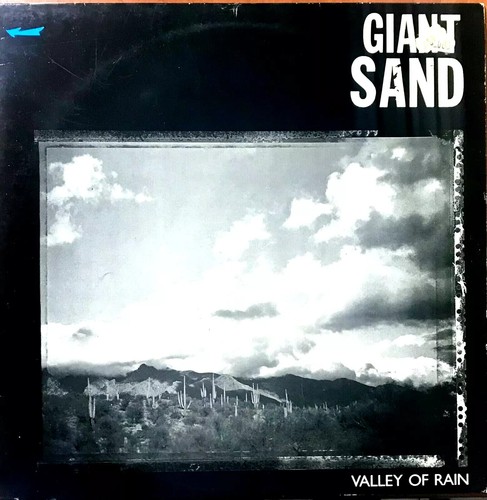 Giant sand valley of - sand, rain