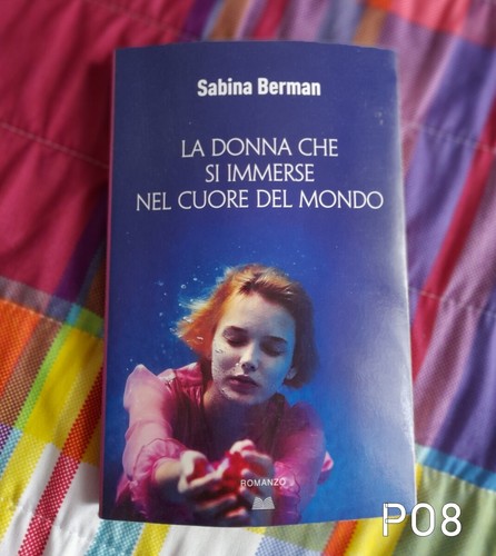 Donna che immerse nel - la,