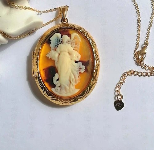 Collana medaglione ritratto