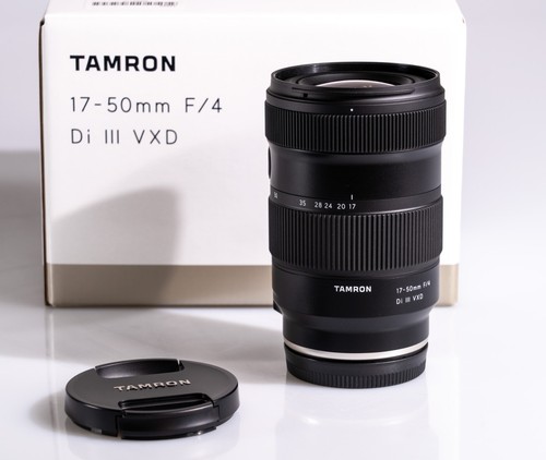 Tamron 0 di iii - mm,