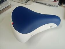 SELLA MONTE GRAPPA PER GRAZIELLA CARNIELLI COLORE BIANCO-BLU  - USA