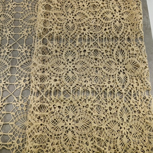 Tavolo casale vintage pizzo