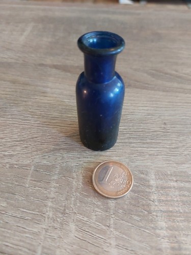 Vintage bottiglia vetro blu - vintage,