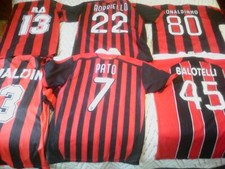 A.C.  MILAN :  5 MAGLIE : RONALDINHO , MALDINI , BA , PATO , BORRIELLO  !