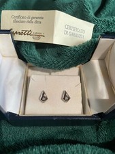 Coppia di orecchini in oro