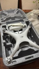 DJI Drone Phantom 4 con
