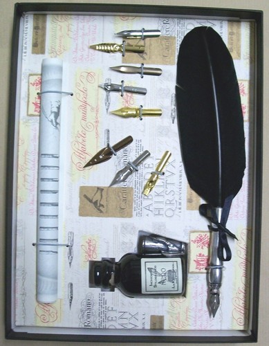 Penna nera piuma con - penna,