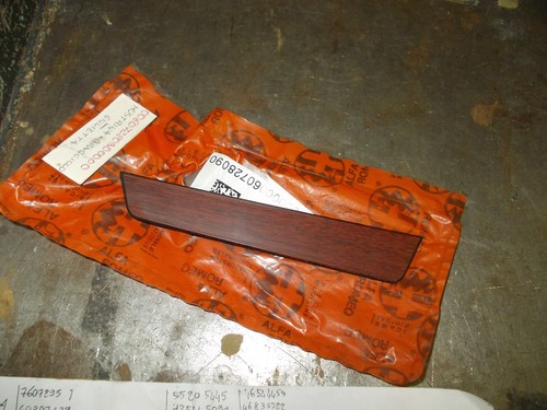 Mostrina bracciolo legno alfa - mostrina,