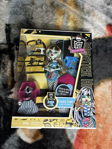 Monster high doll - high,
