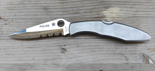 Spyderco police serrated - spyderco,