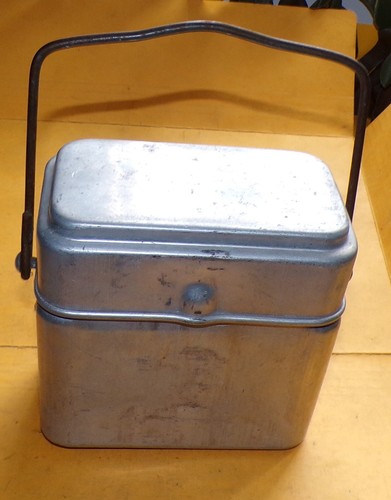 Gamelle pour repas de - le,