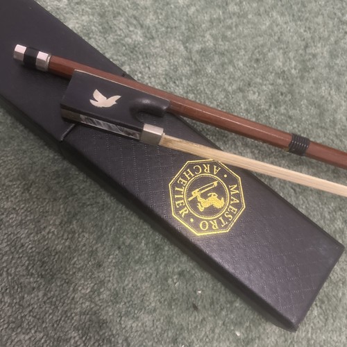 Arco per violino con dettagli