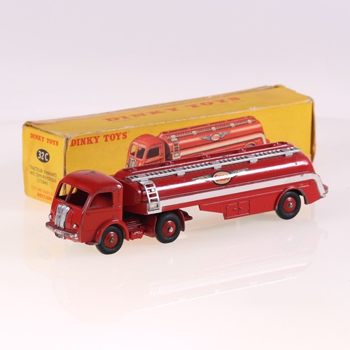 Dinky toys 32c panhard - dinky,