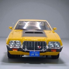 Modellino auto Ford Gran Torino Sport 1972 giallo 1:18 ixo models