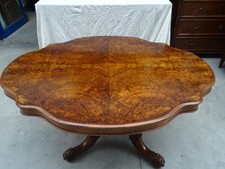 Grande tavolo a biscotto in radica di noce Luigi Filippo 1860 Piemonte