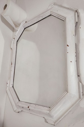 Specchio con cornice legno - , di