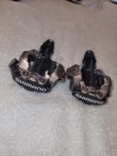 Pedali Shimano senza clip