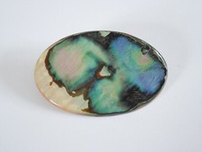 Spilla Ovale In Pietra Di Mare Colorata In Madreperla 8,6 G/5,6 X 3,7 Cm