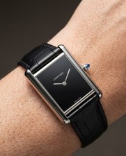 2025 CARTIER TANK MUST NERO