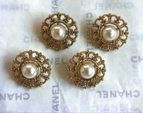 Chanel vintage buttons - gold, &